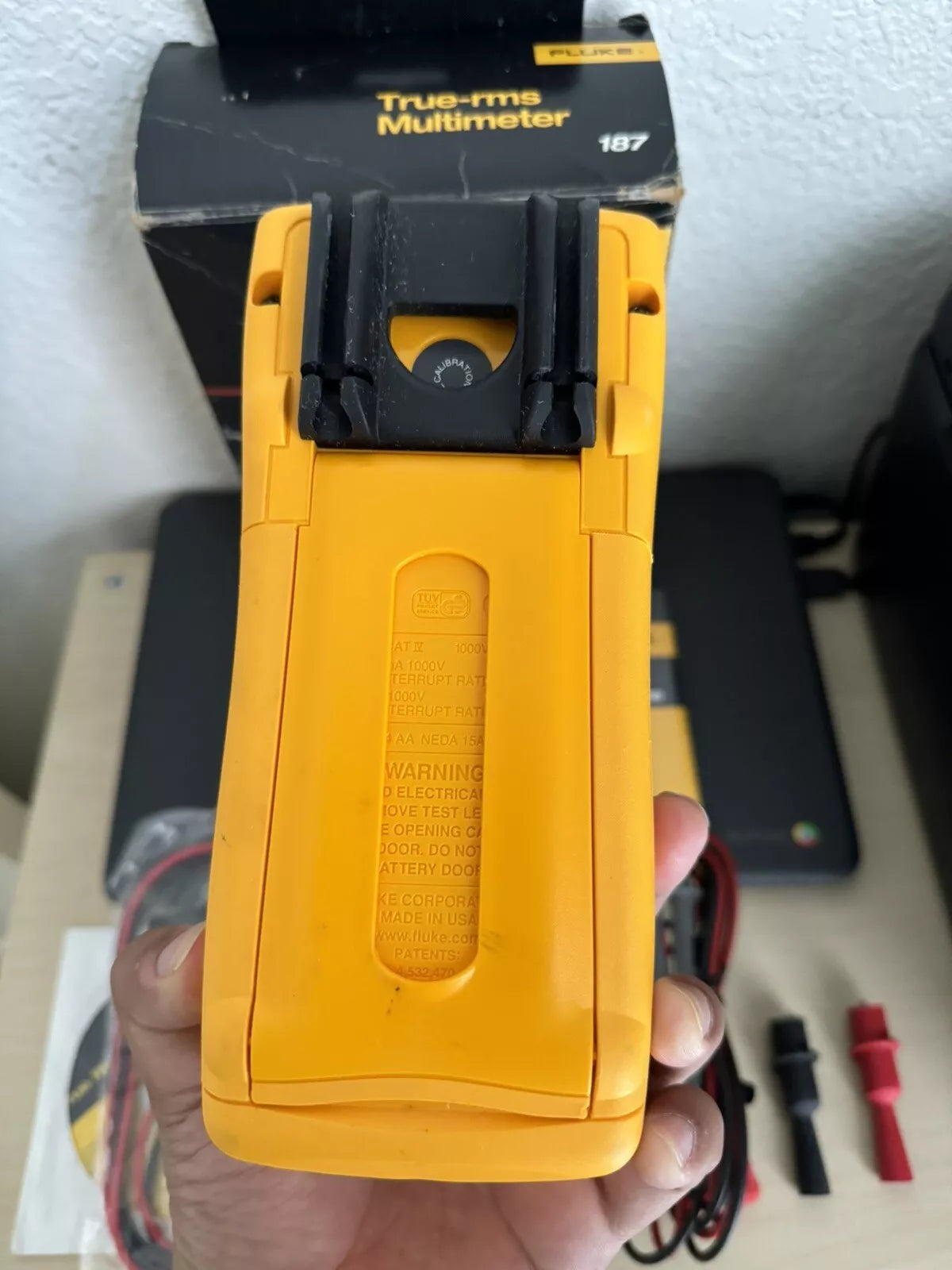 Fluke 187 True RMS Multi Meter with Leads & Calibration Certificate ...